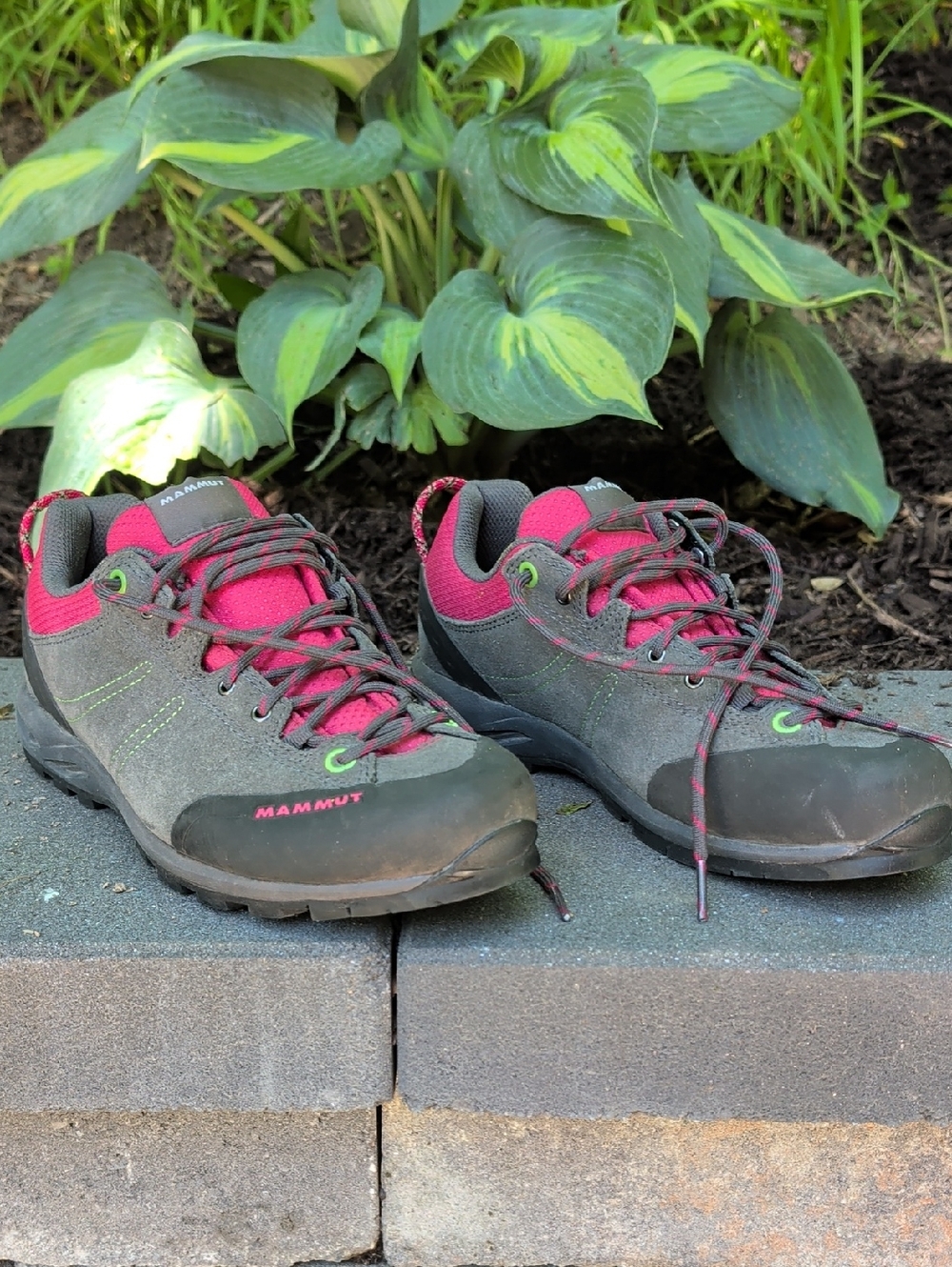 Mammut Women’s Gray and Pink Trail Sneakers Size 6